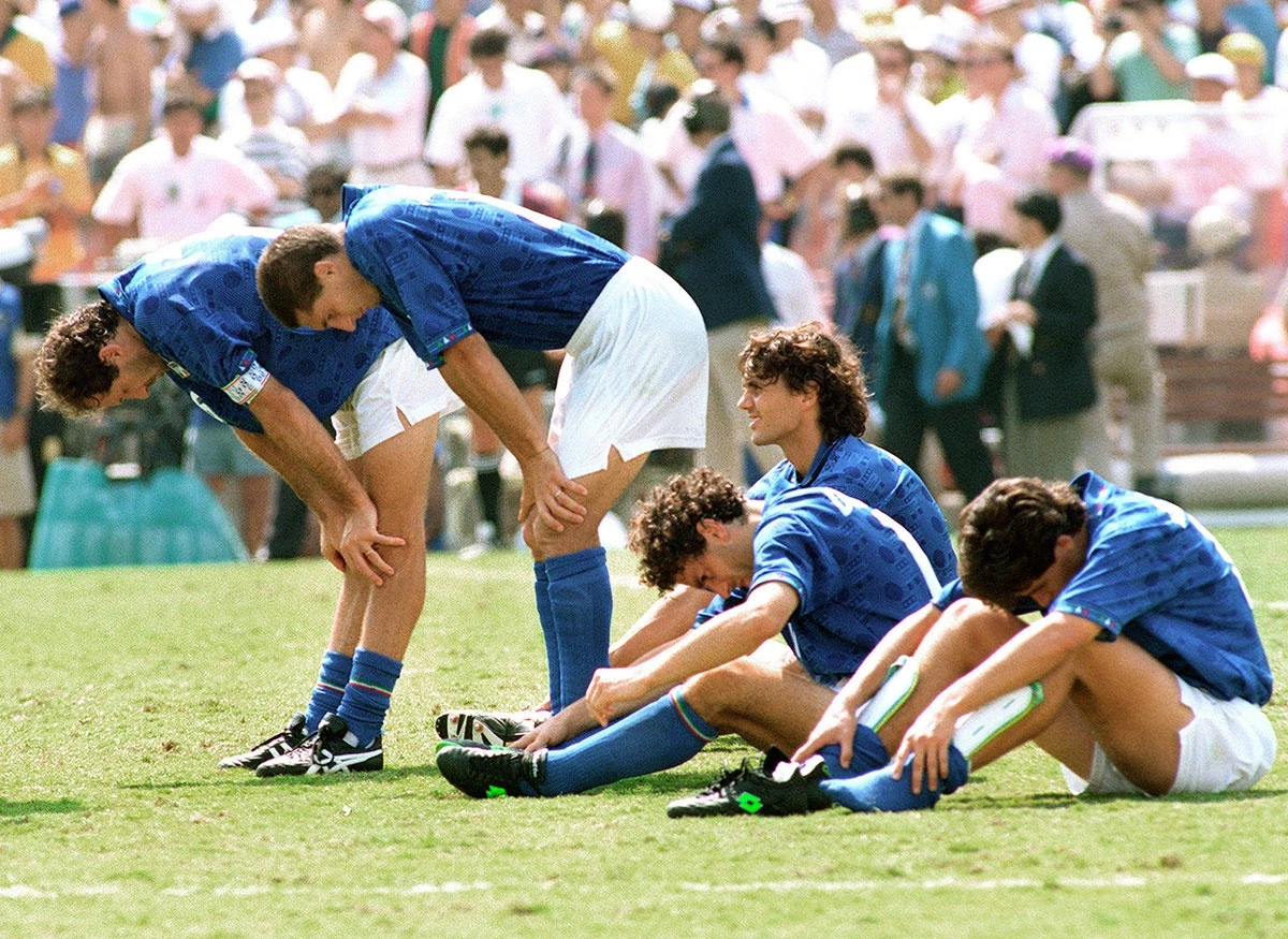 Sacchi và các cầu thủ Italia gặp rất nhiều áp lực tại World Cup 1994