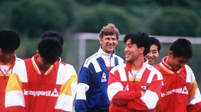 Wenger từng có khoảng thời gian trải nghiệm đầy mới mẻ và thách thức tại Nhật Bản