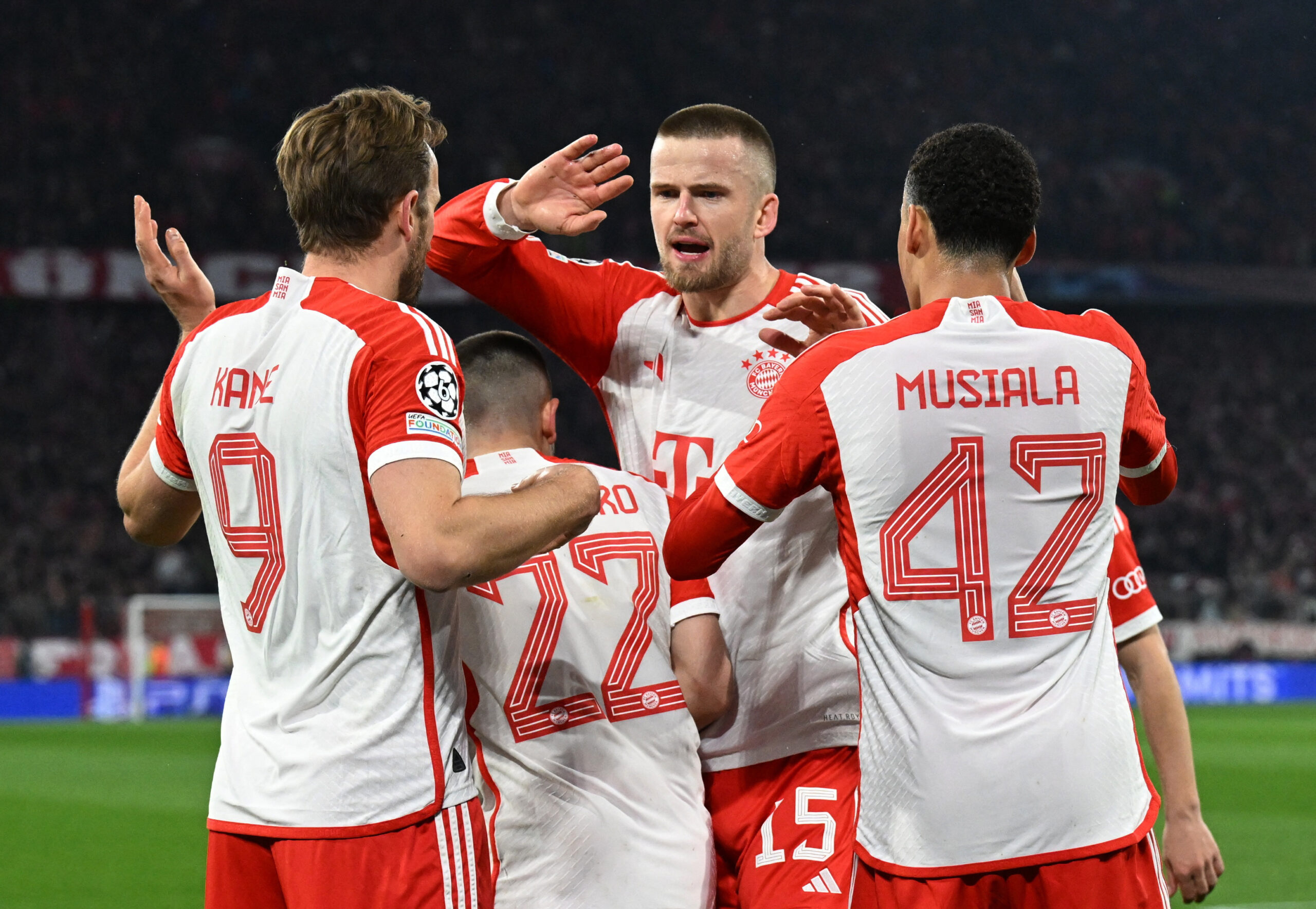 Bayern Munich lần thứ 5 liên tiếp vào tứ kết Champions League