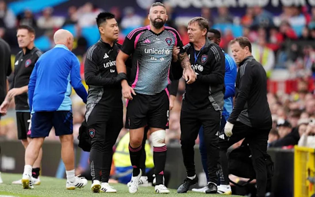 Tony Bellew phải rời sân vì bị thương