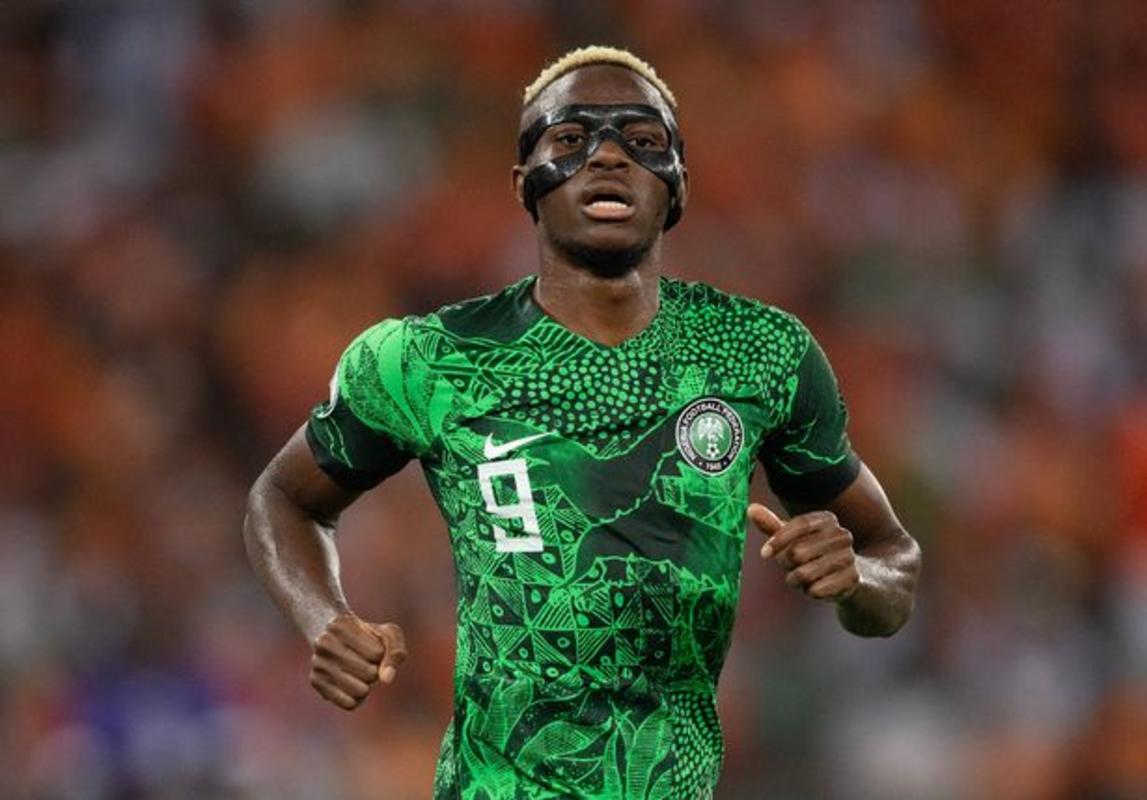 ABIDJAN, BỜ BIỂN NGÀ - THÁNG 2 11: Victor Osimhen của Nigeria trong trận chung kết Giải vô địch Châu Phi TotalEnergies giữa Nigeria và Bờ Biển Ngà tại Sân vận động Olympique Alassane Ouattara vào ngày 11 tháng 2 năm 2024 tại Abidjan, Bờ Biển Ngà. (Ảnh của Visionhaus/Getty Images)