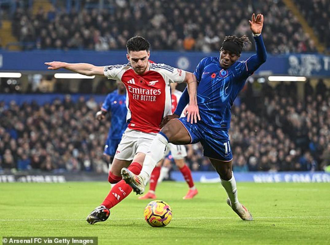 Madueke là cầu thủ thường xuyên của Chelsea mùa trước nhưng quyết định chuyển sang London