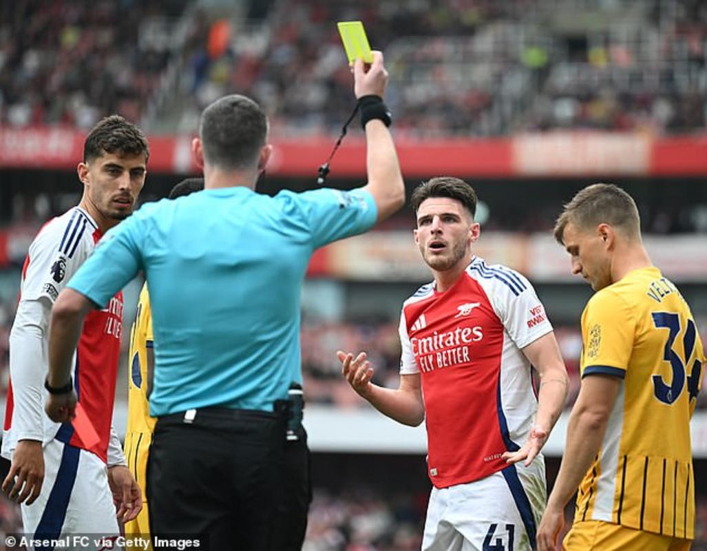 IFAB cũng đang xem xét cho phép kiểm tra VAR cho thẻ vàng thứ hai và các quả phạt góc