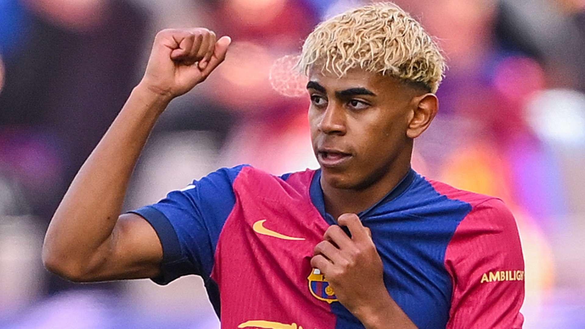 Lamine Yamal trong màu áo Barcelona mùa giải 2024-25