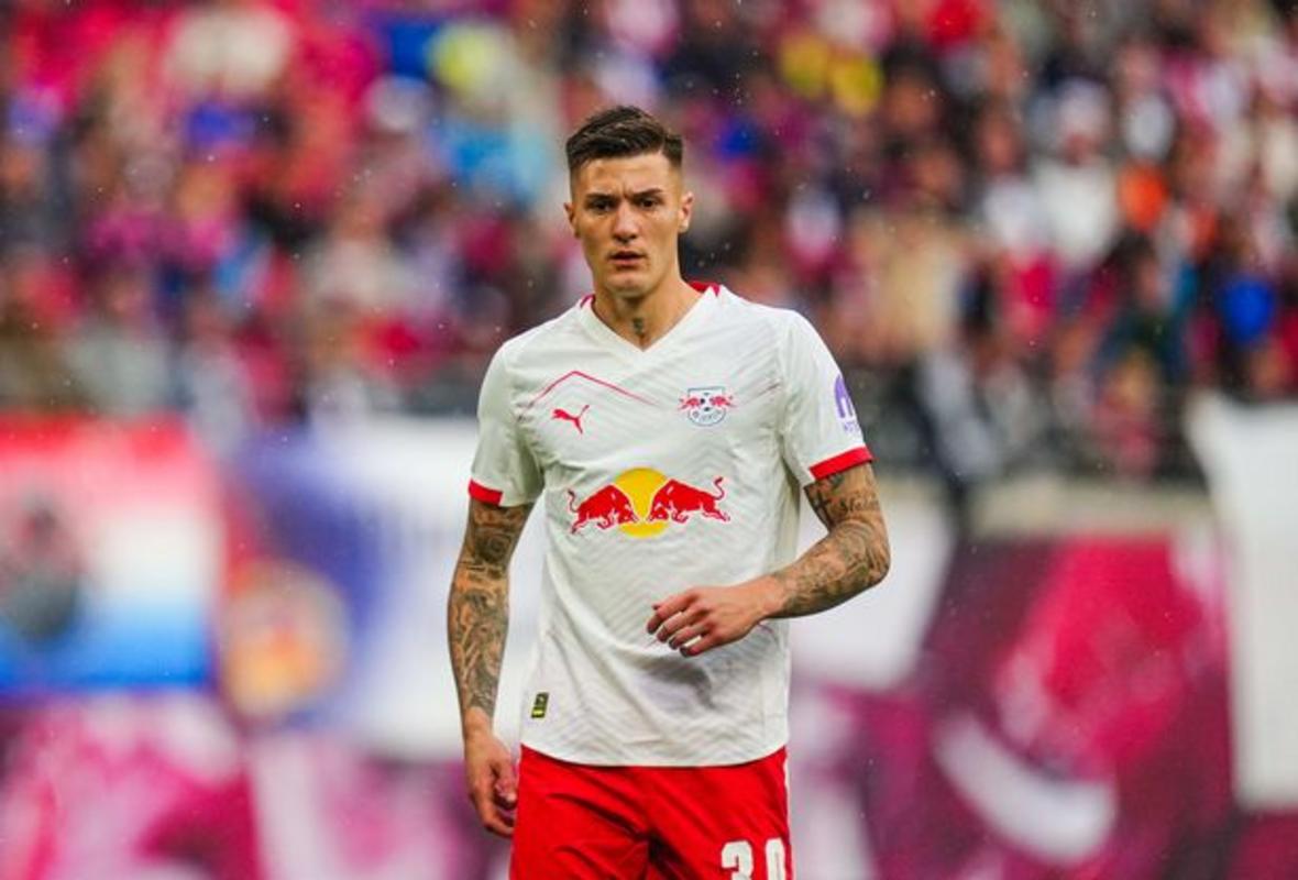 Benjamin Sesko chơi cho RB Leipzig