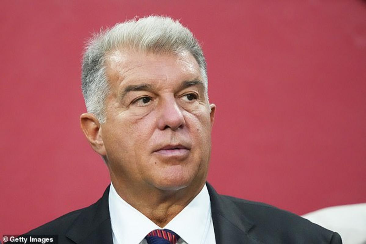 Chủ tịch Barcelona Joan Laporta đã bày tỏ sự tự tin rằng câu lạc bộ sẽ đăng ký cầu thủ kịp thời