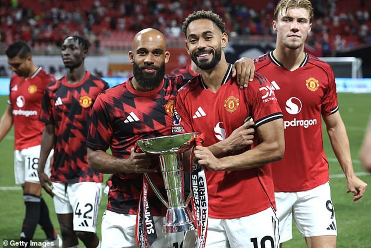 Bryan Mbeumo (trái) và Matheus Cunha (phải) cũng đã gia nhập Quỷ Đỏ vào đầu mùa hè này
