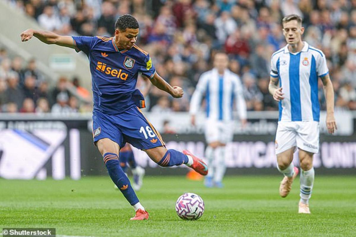 William Osula dẫn đầu hàng công trong trận hòa 2-2 của Newcastle trước Espanyol vào đêm thứ Sáu với Isak không tham dự do những tin đồn đang diễn ra