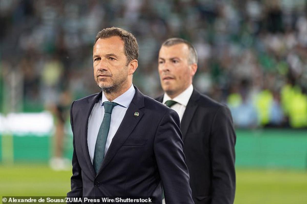 Chủ tịch Sporting Lisbon Frederico cho biết trước đó vào mùa hè rằng sẽ không bị 'tống tiền và sỉ nhục' để bán Gyokeres - trong một nhận xét dường như không liên quan