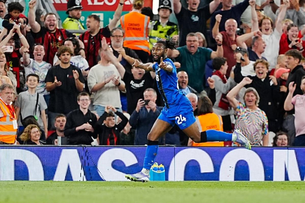 Antoine Semenyo của Bournemouth ăn mừng bàn thắng thứ 2 của mình. Ảnh: Peter Byrne/PA