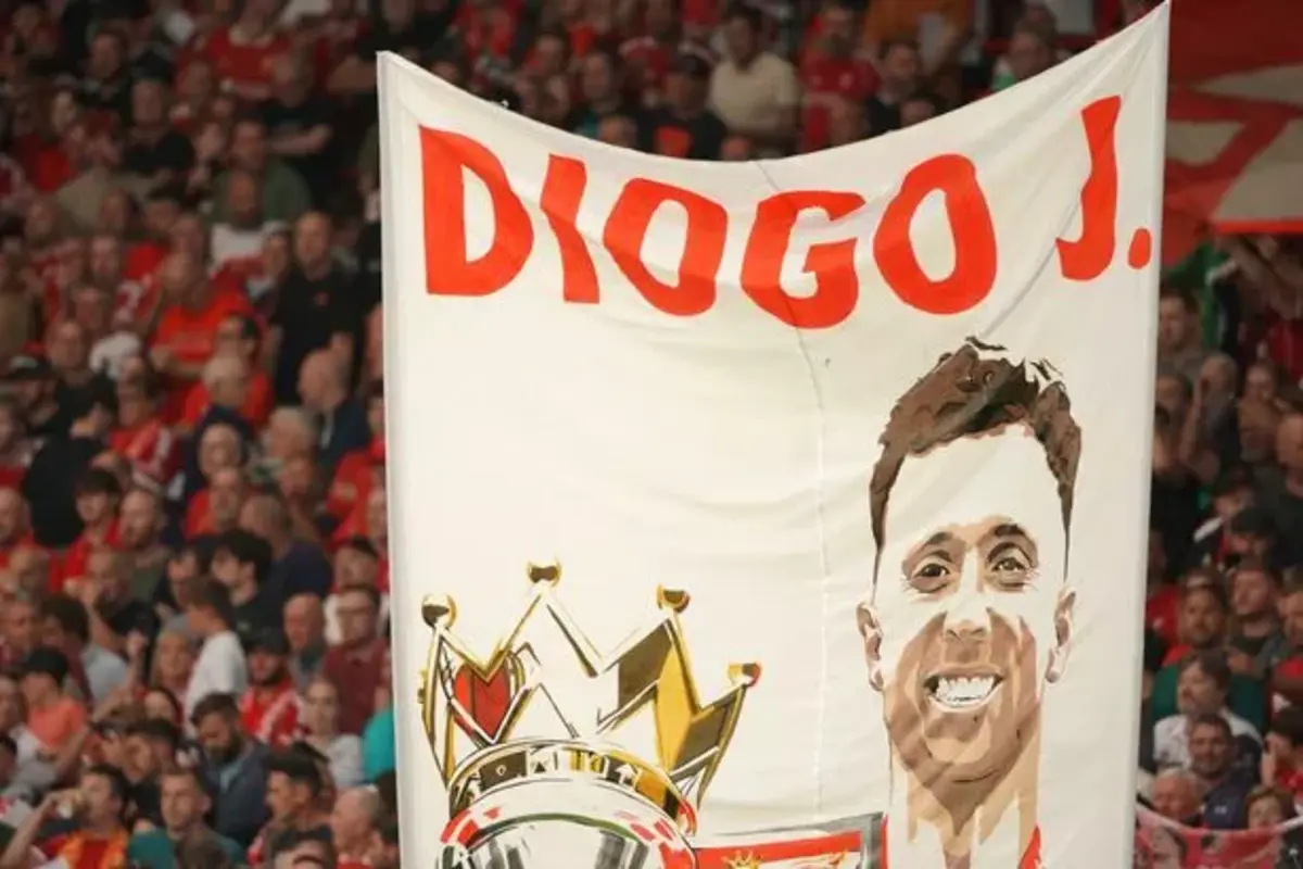Liverpool fans paid tribute to Diogo Jota