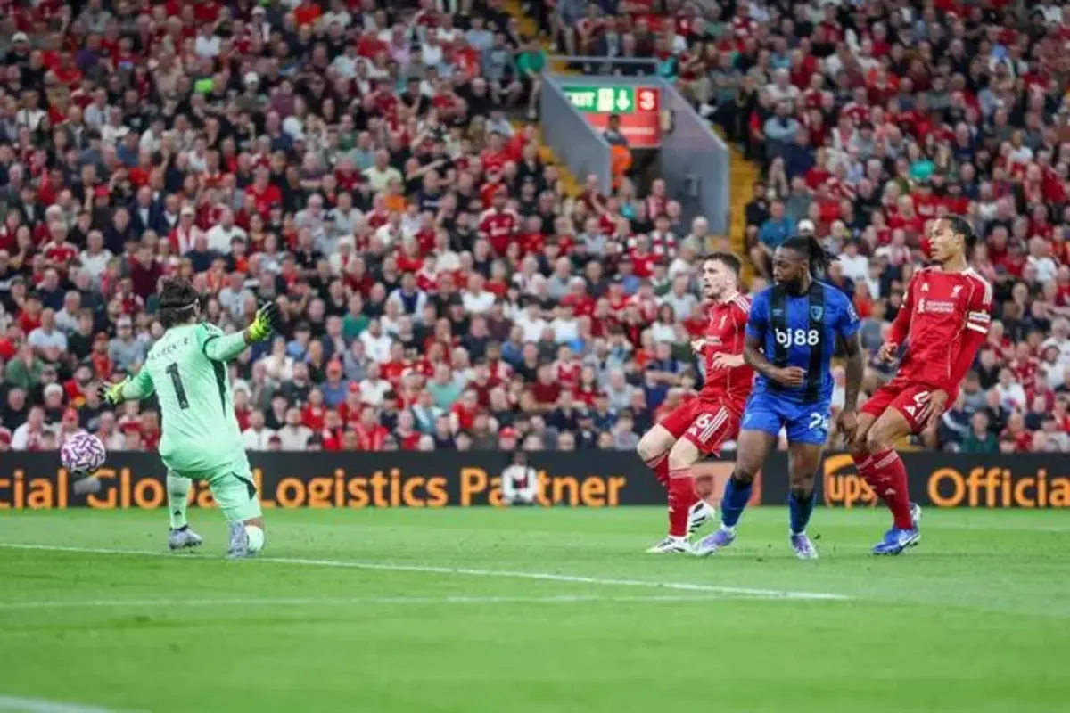 LIVERPOOL, ENGLAND - AUGUST 15: Antoine Semenyo of Bournemouth scores a goal to make it 2-1 during the Premier League match between Liverpool and Bournemouth at Anfield on August 15, 2025 in Liverpool, England. (Photo by Robin Jones - AFC Bournemouth/AFC Bournemouth via Getty Images)