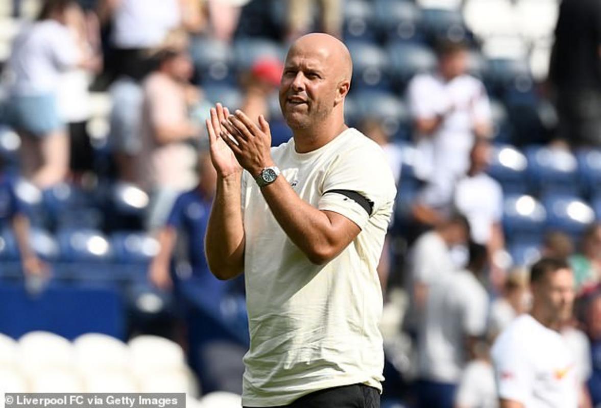 Các nhà vô địch Premier League hy vọng Ekitike sẽ có thể tham gia chuyến du đấu tiền mùa giải