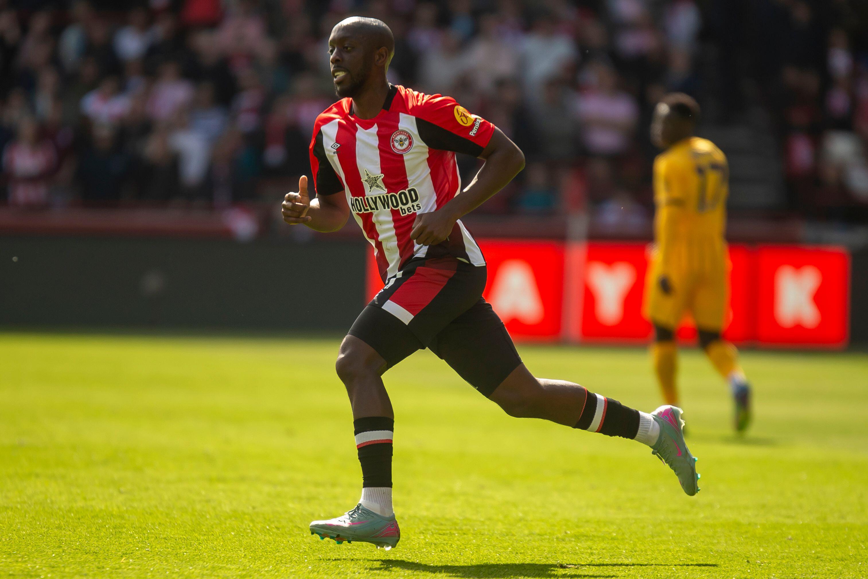 Yoane Wissa thi đấu cho Brentford chống lại Brighton, tháng 4/2025