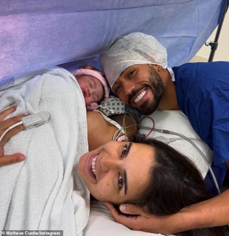 Matheus Cunha thông báo việc sinh con thứ hai qua mạng xã hội vào tối thứ Hai