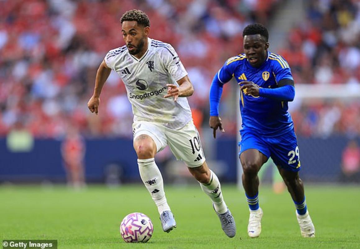 Leeds hòa Manchester United với tỷ số 0-0 ở trận đấu đầu tiên trong mùa hè