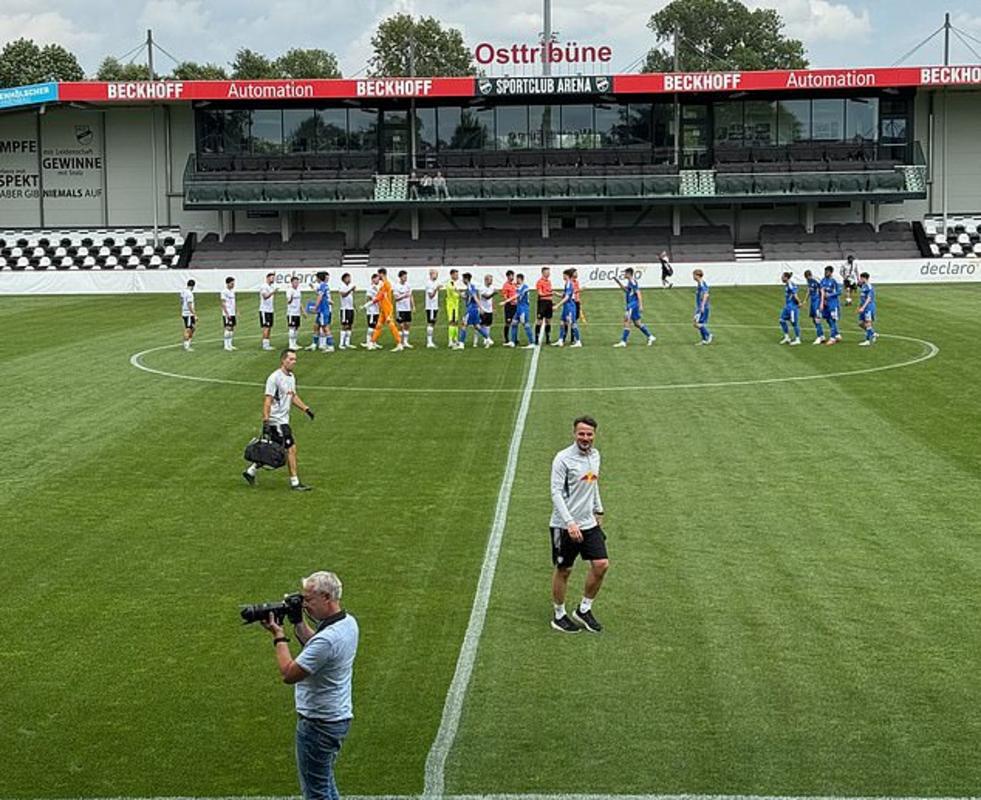 Sự khác biệt về đẳng cấp giữa hai đội rõ ràng và khó rút ra nhiều bài học