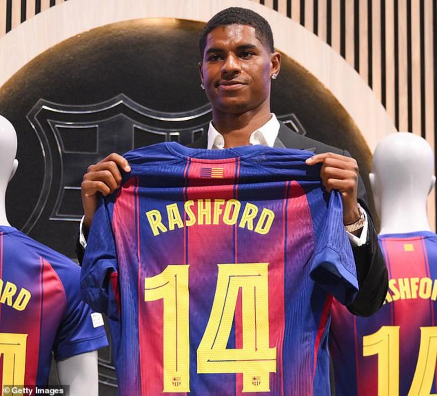 Marcus Rashford cũng suýt bị bán nhưng cuối cùng đã gia nhập Barcelona theo dạng cho mượn