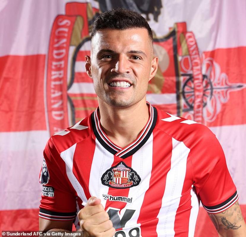 Cựu cầu thủ Arsenal và Bayer Leverkusen Granit Xhaka cũng đã gia nhập CLB