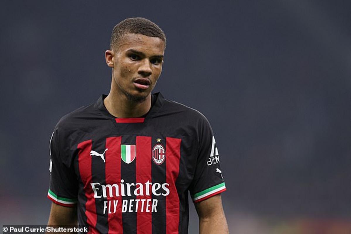 Anh đã trải qua ba mùa giải ở Milan và giành Siêu cúp Ý mùa trước