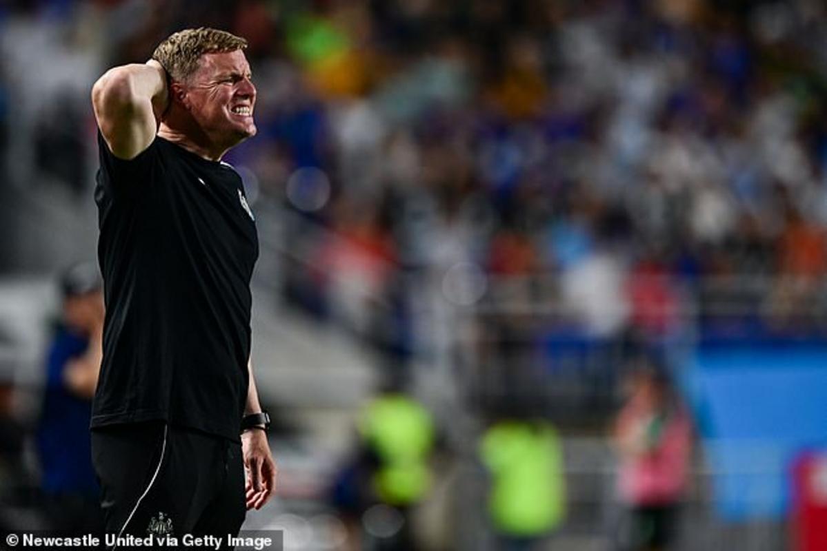 Eddie Howe không muốn mất Isak nhưng việc ký hợp đồng với Sesko sẽ giảm bớt tác động